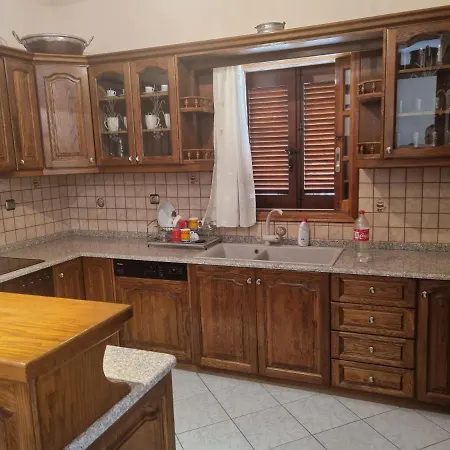 Apartment Theodoros *